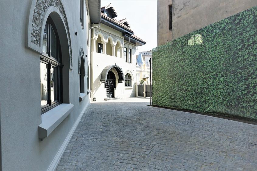 Vila Renovata - Birouri/ Clinica/ Showroom - Piata Romana - 16