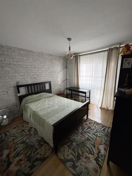 Apartament 4 camere în zona P-TA FLORA