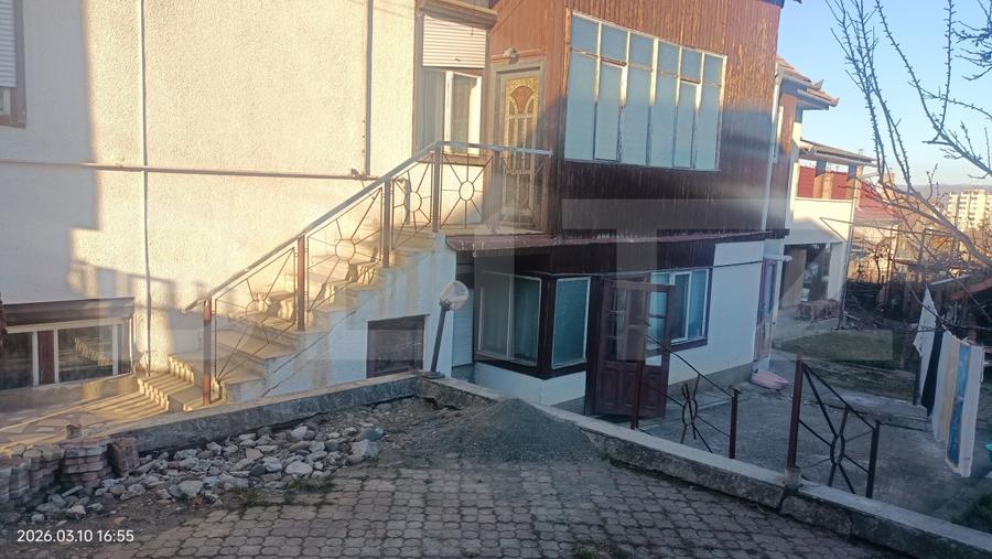 Oază de liniște cu vedere panoramică – Casa perfectă pentru familia ta, în Reghi