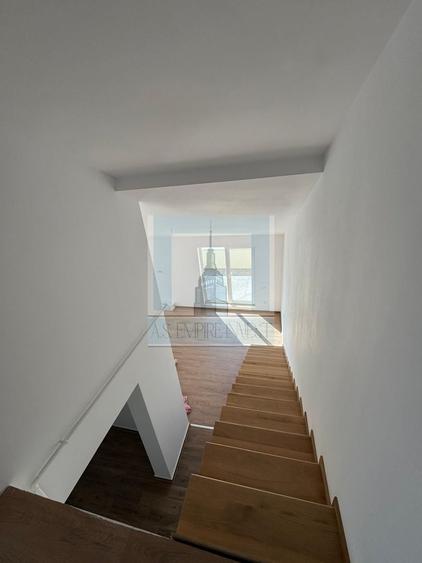 Apartament 3 camere / penthouse pe doua nivele - zona Sanpetru