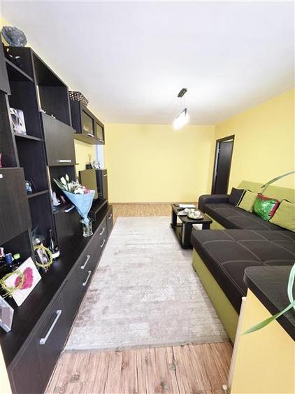 Apartament 4 camere, zona Astra