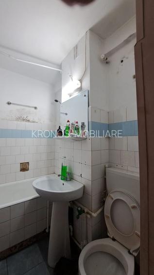 AGIGEA, 3 CAMERE DECOMANDAT 2 BAI, CENTRALA GAZ, 70 MP. PARCARE, BOXA - 10