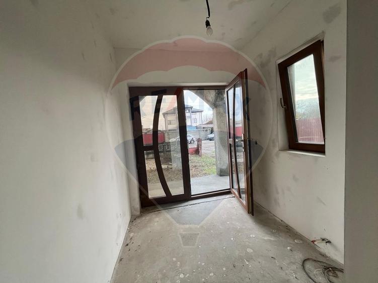 Investitie/Vanzare- Vilă cu 5 camere la 45 minute de Bucuresti