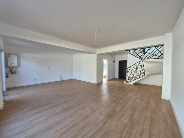 Vila Individuala 5 camere, dormitor parter LA CHEIE!