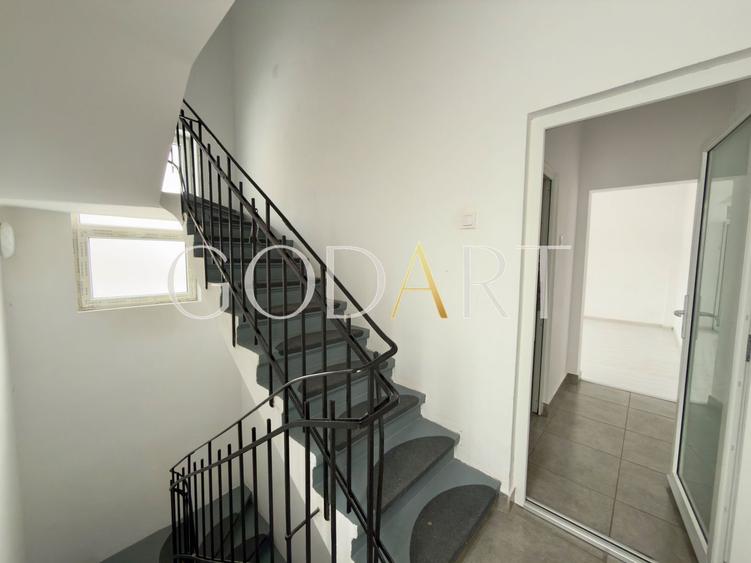 Vila spatioasa | Complet renovată | Central