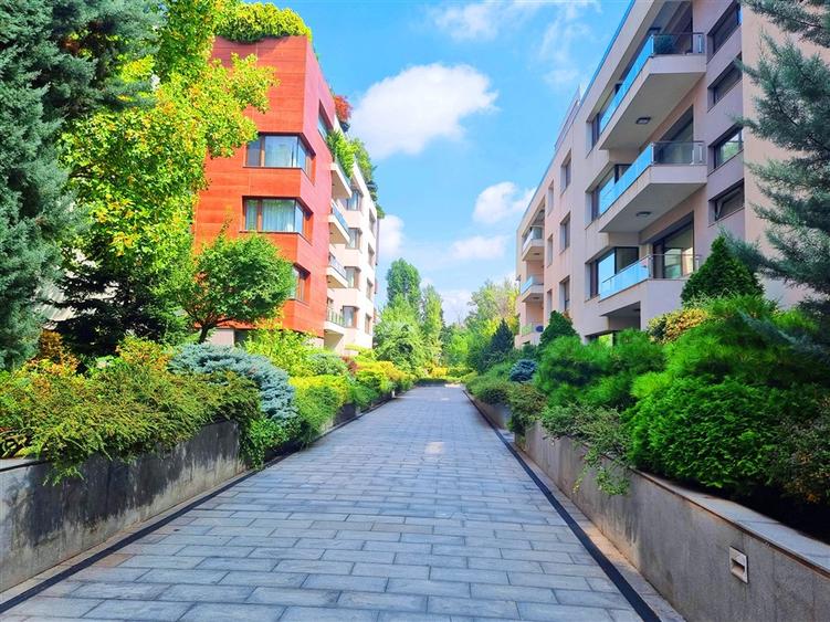 Kiseleff Rent | Spacious 2-bedroom | 140 sqm + Balconies | 2 Parking Spaces