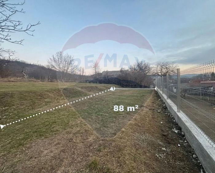 Teren 2.456 mp com. Buhoci / DJ Strada Punții