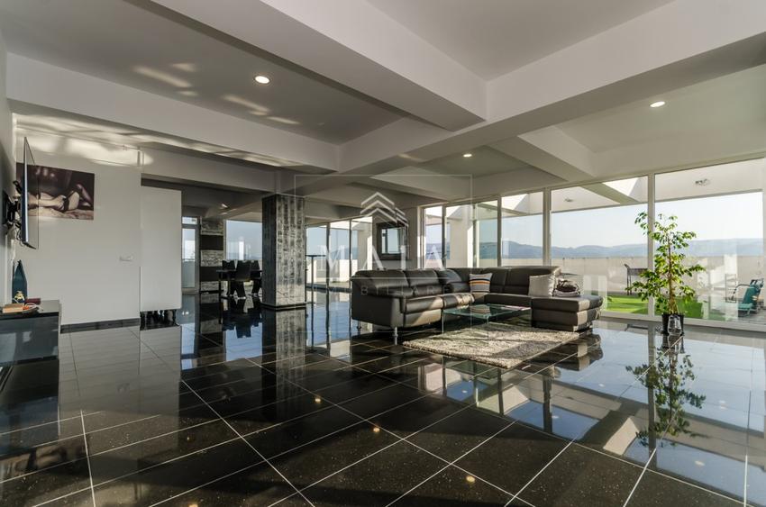 Penthouse 244 mp, et 17 , 3 camere, Prelungirea Bld Mihai Viteazu