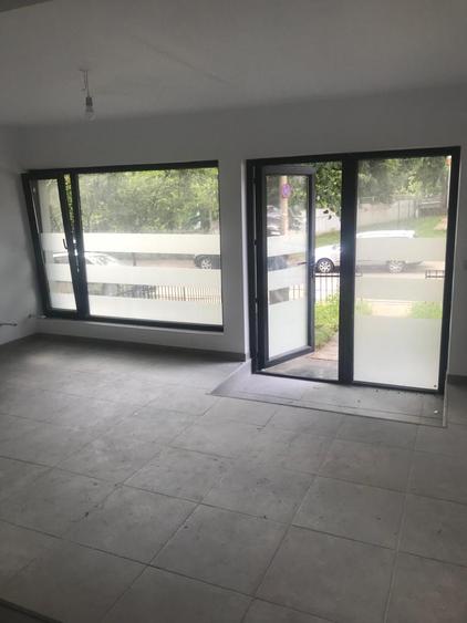 Spatiu comercial zona Liceului Economic