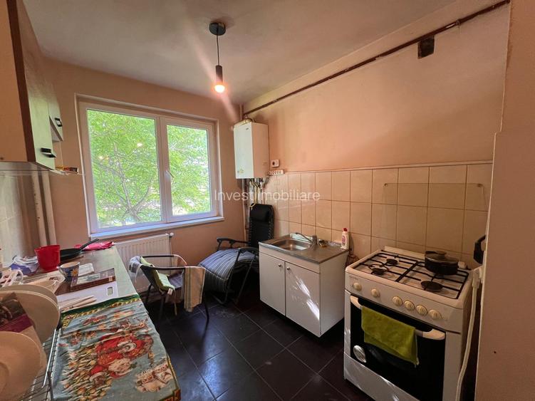 Apartament 4 camere-etaj 1-95 mp-Podu Ros-sens giratoriu - 2