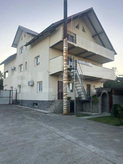 Casă Spațioasă + Spații Comerciale | Hănțești, Jud. Suceava