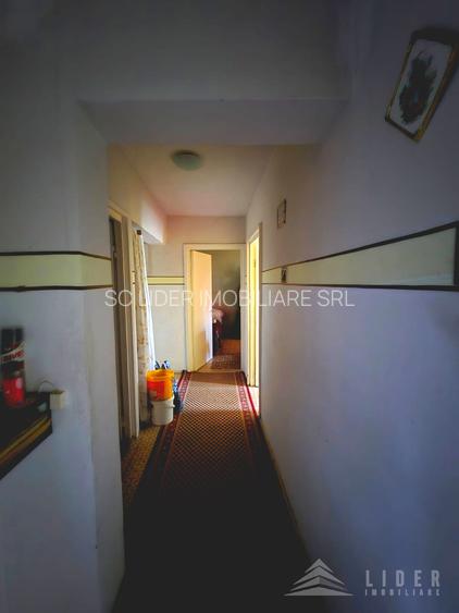 Apartament cu   3 camere  decomandat zona Piata Zorilor  etaj 1 - 7