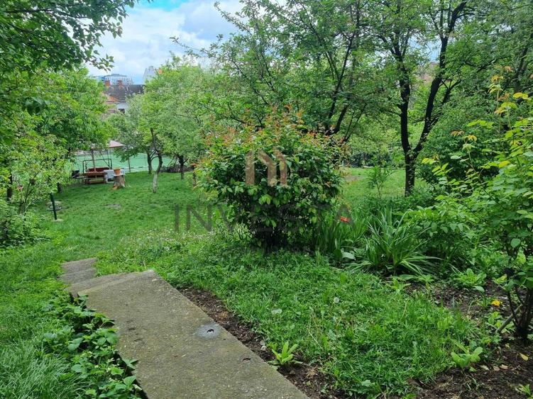Apartament de 3 camere in vila, pe strada Emil Racovita!