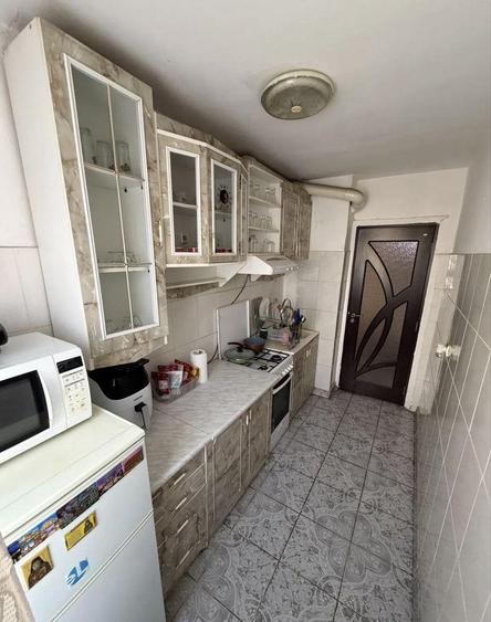Apartament 3 camere semidecomandat, Craiovita Noua Orizont