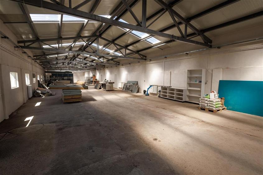 Hala Industriala Renovata + 1500 MP Teren Halchiu