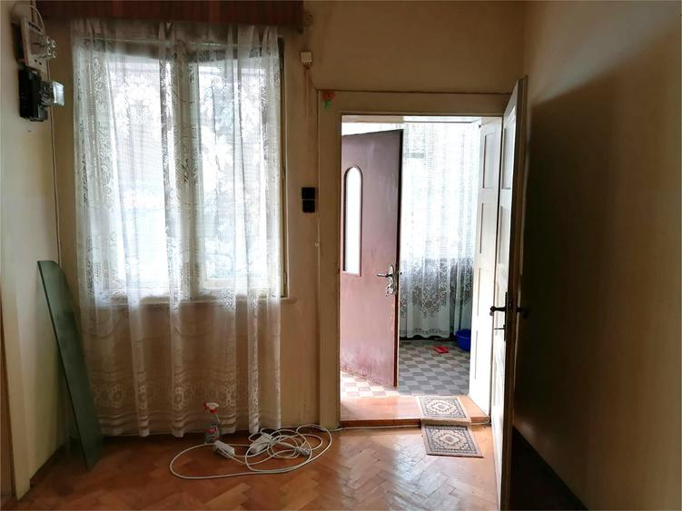 Casa zona Grivitei cu teren de 341 mp