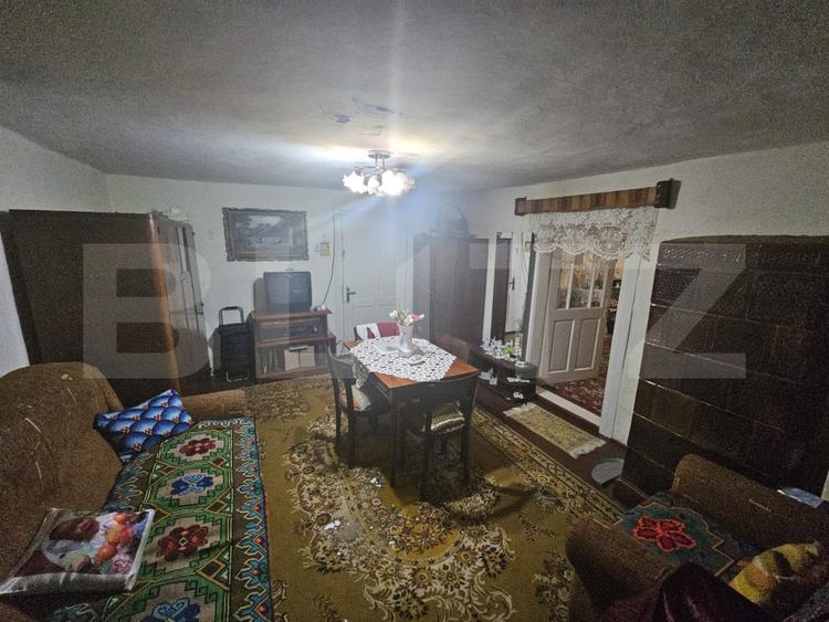 Casă cu 2 camere și anexe, zona centralǎ, Câmpeni