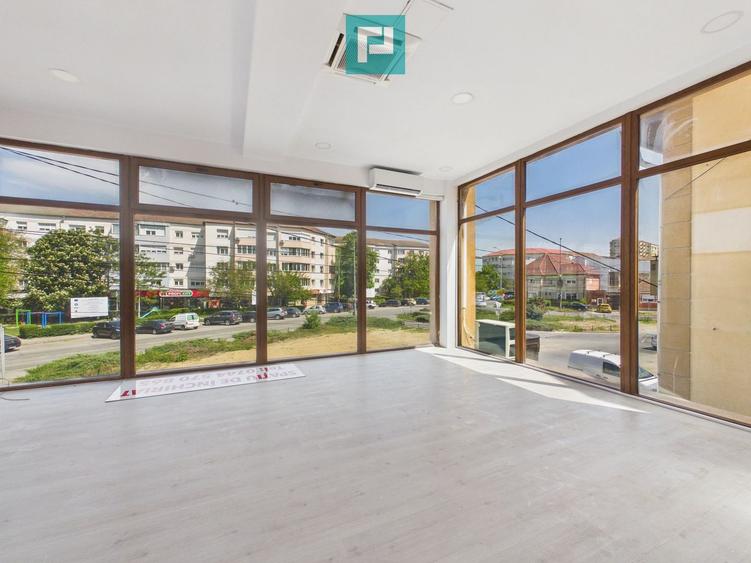 Spațiu Comercial Open Space, Vitrină 8 m, Etaj 1