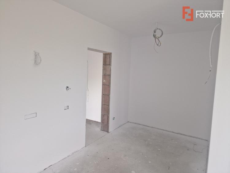 Casa cu 5 camere, 617 mp teren, Mosnita Veche