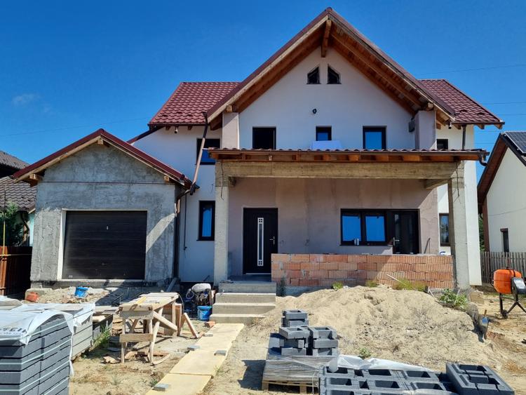 Vila cu garaj Gheraiesti Arinilor - langa cartier Smarald
