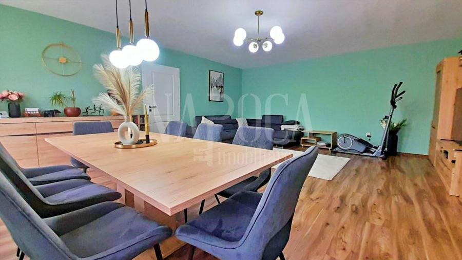 Casa 8 camere de vanzare in Luna de Sus