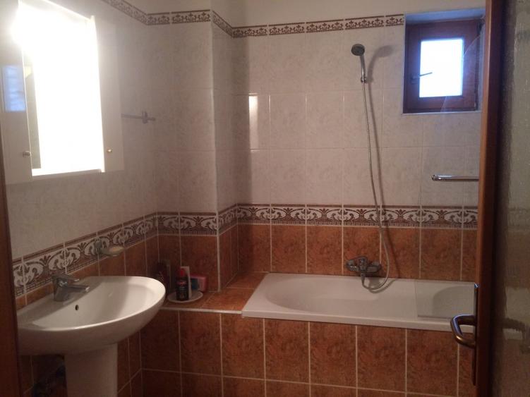 Vand vila Erou Iancu Nicolae,Privighetorilor,Jollie Ville,piscina,garaj 2 masini