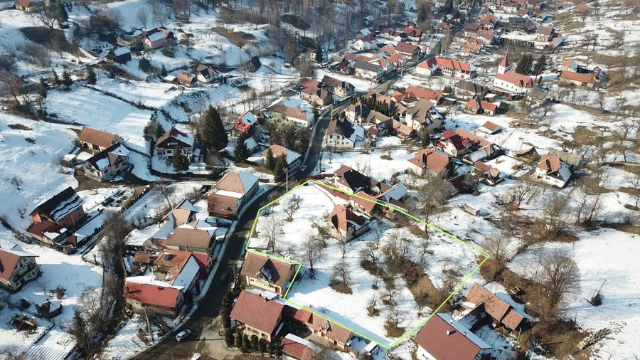 Teren Intravila la 2km de Castelul Bran