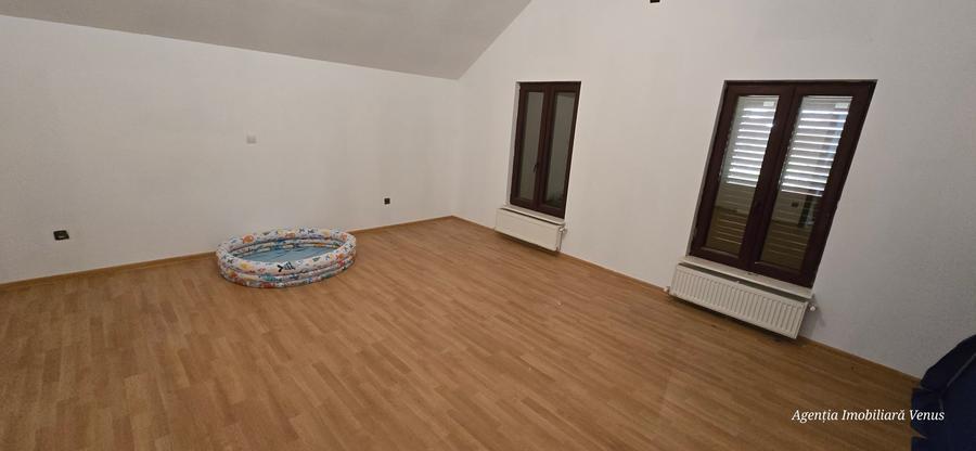 Casa cu etaj in Catamarasti Deal