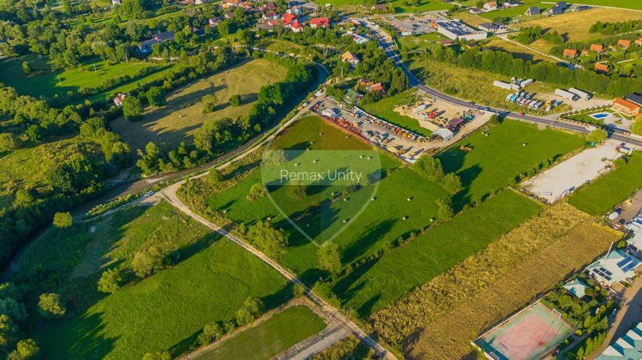 Teren intravilan 7.660 mp lângă Bran, panoramă 360°, comision 0%