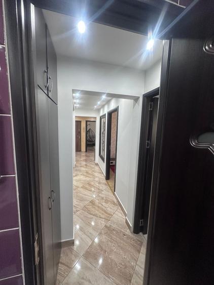 Apartament 3 camere de vanzare Dristor