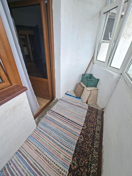 Apartament 2 camere decomandat, zona Podu de Fier