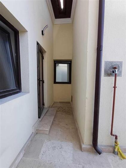 Casa 3 camere, curte individuala, zona Stefan cel Mare