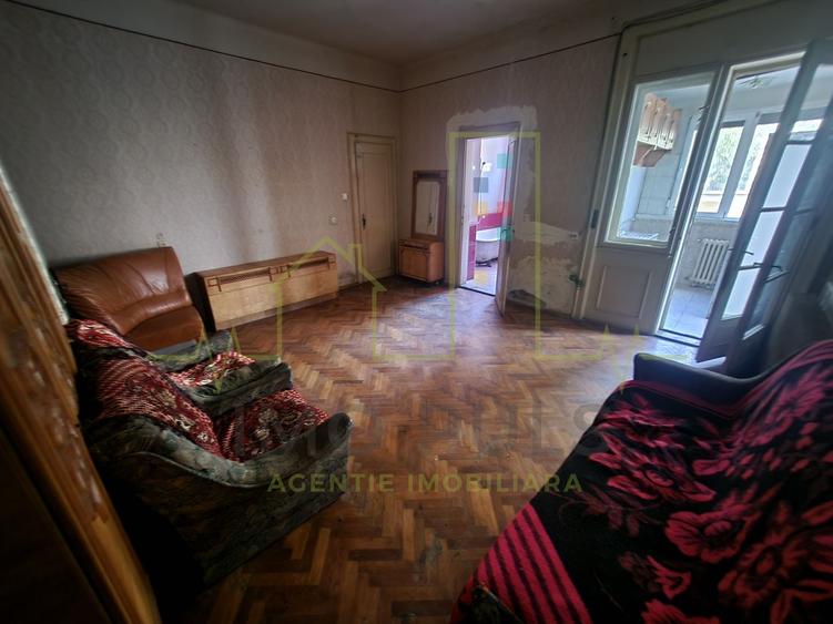 Ultracentral. Parter inalt. Intrare separata. Teren 403 mp in proprietate.