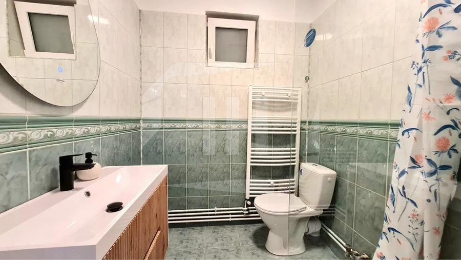 Apartament 3 camere, decomandat, BLOC TIP VILĂ, parcare, GHEORGHENI