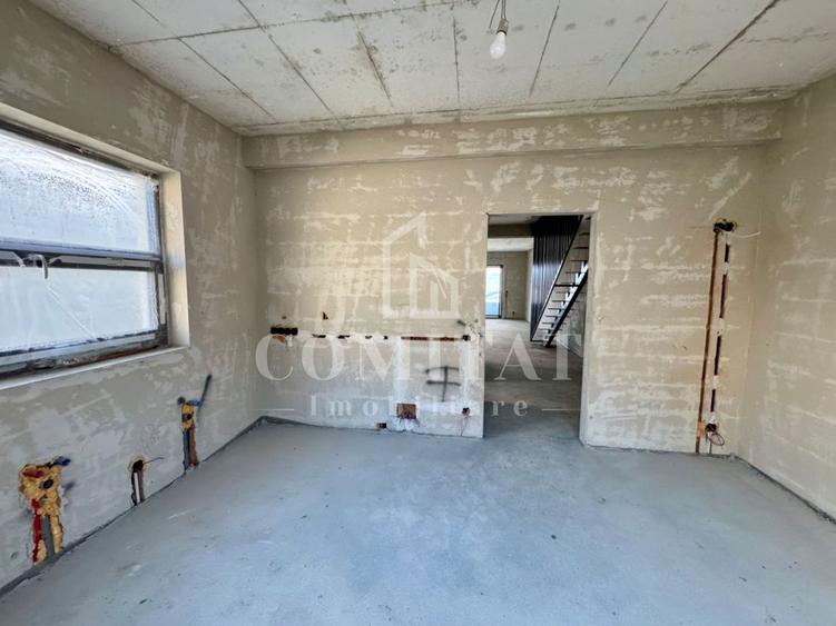 Casă de tip duplex de vânzare | Stadiu semifinisat | Zona Voroneț