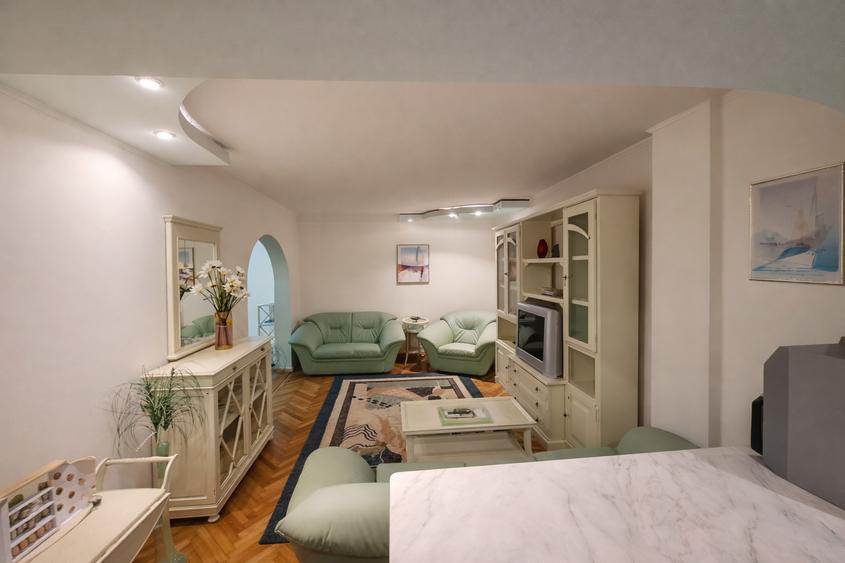 Apartament 3 camere ,Ultracentral-vedere panoramică asupra orașului