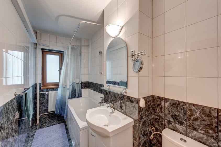 Proprietar inchiriez cu contract apartament 3 camere Bd.Decebal/Clinica Sanador