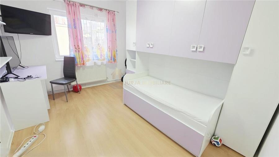 APARTAMENT 4 CAMERE 92 MP PLOPILOR PARCUL BABES