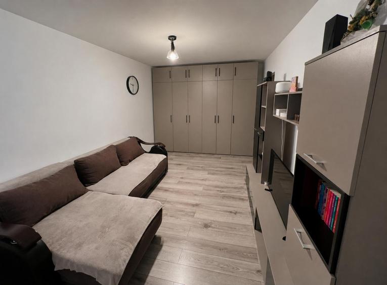 Reducere de pret, Apartament 3 camere, 2 bai, 2 balcoane Craiovita Noua