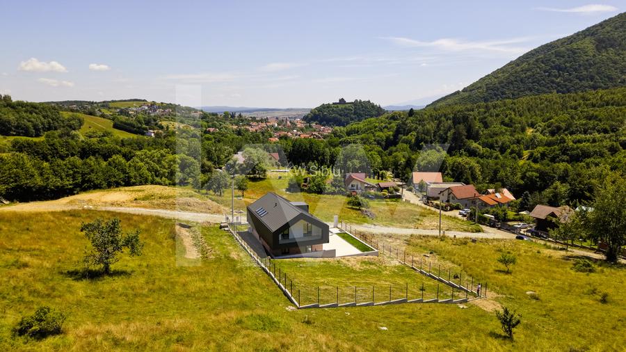 Casă arhitectură modernă cu panoramă spre Munții Făgăraș și Cetatea Cisnădioara - 30