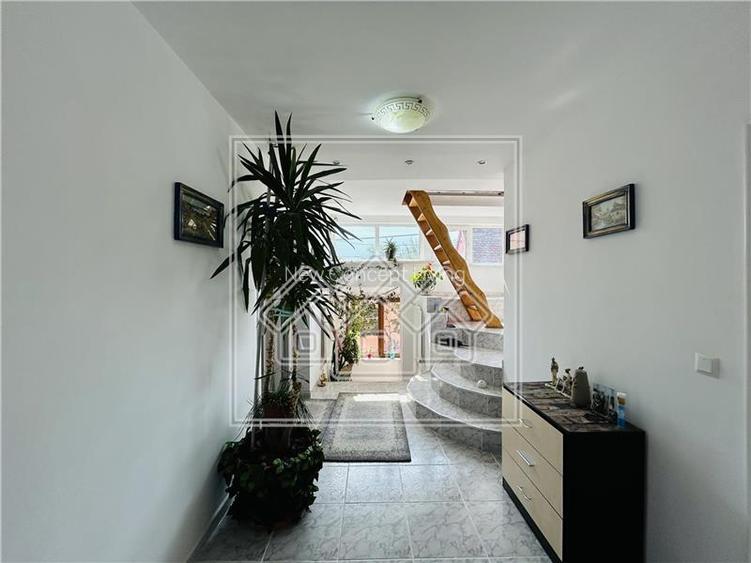 Casa individuala, teren mare, 260 mp utili, Sura Mica - 28