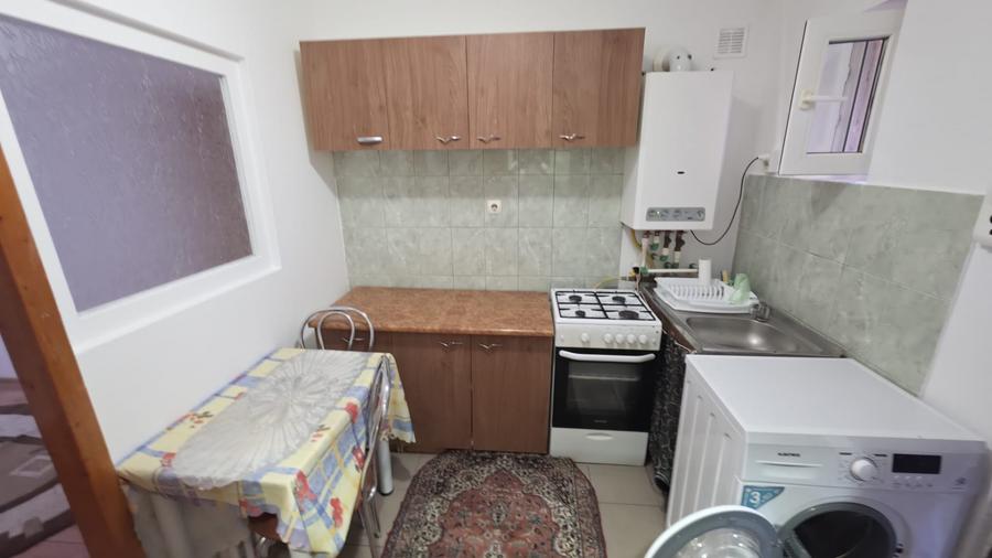 Garsoniera de vânzare, etaj 1, zona Cetate, 42.000 Euro