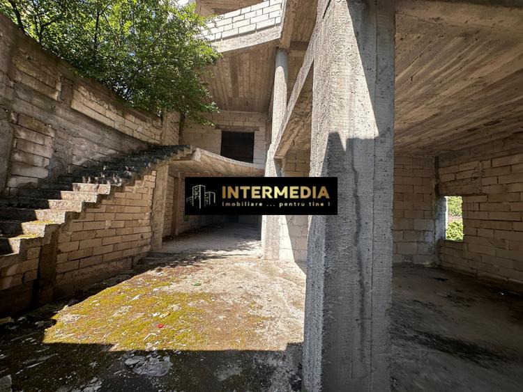 HOTEL S+P+2E+M de vanzare in Alba Iulia Cetate
