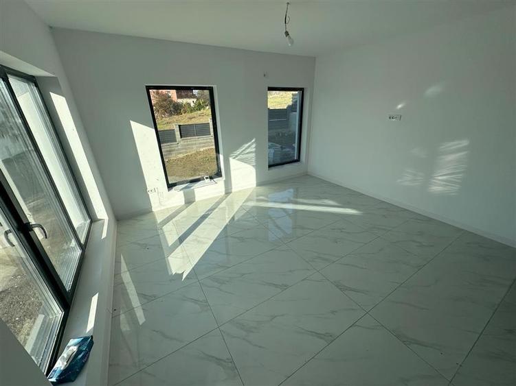 Duplex premium Vișani - 100 mp utili, curte 220 mp