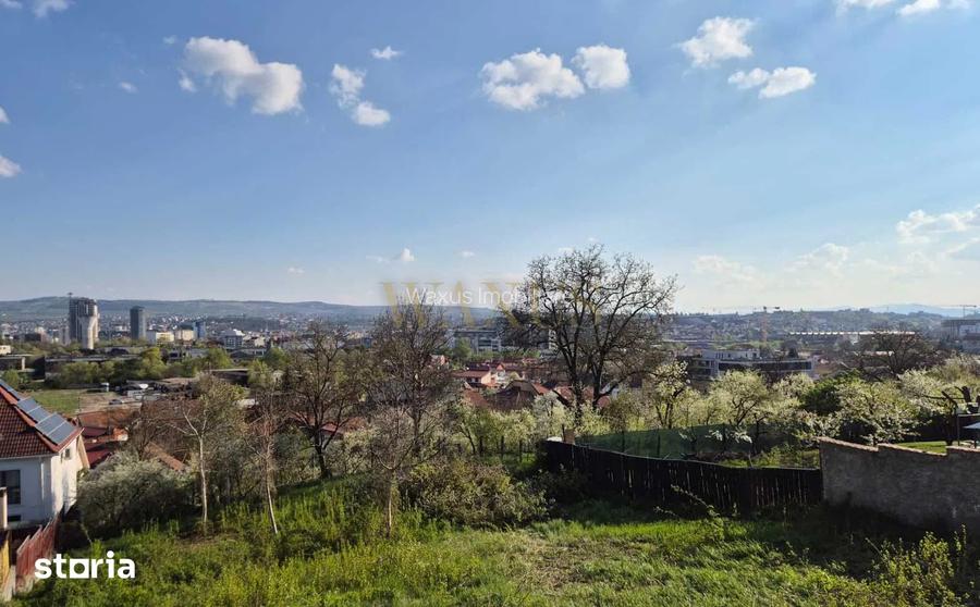 Casă cuplată cu 410 mp teren în Dâmbul Rotund, panoramă asupra orașului