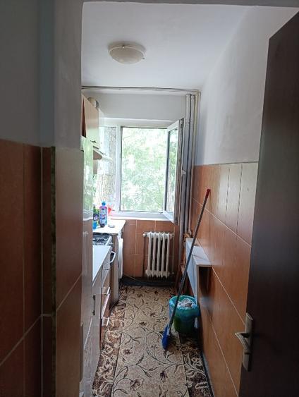 Persoana fizica închiriez apartament cu 3 camare