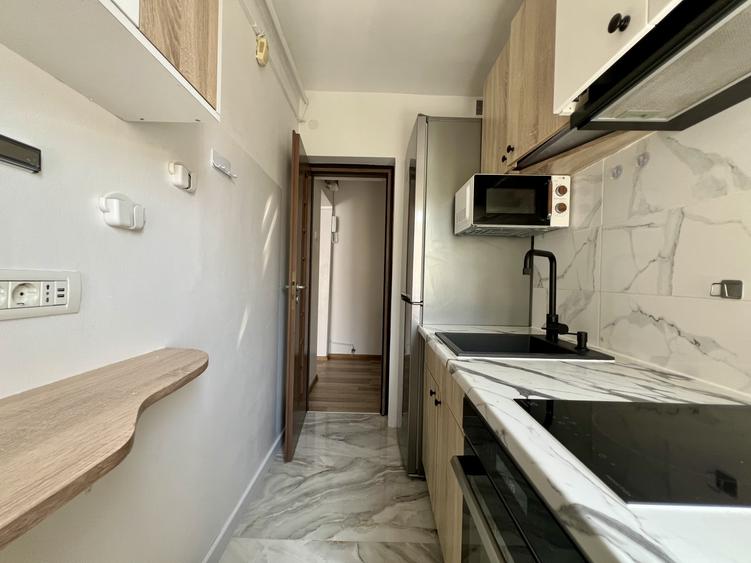 Apartment cu 3 camere, 50 mp utili, etaj 3 - zona Dambovita