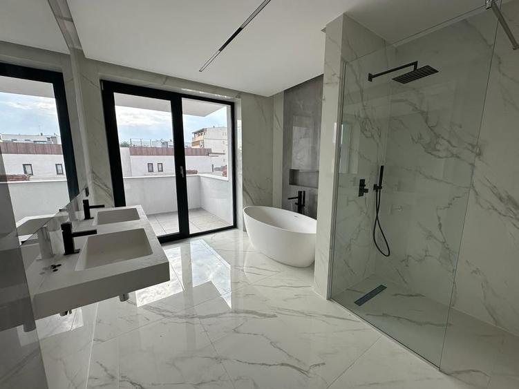 Penthouse Exclusivist cu Terase Generoase și Design Modern în Zona Aviatorilor