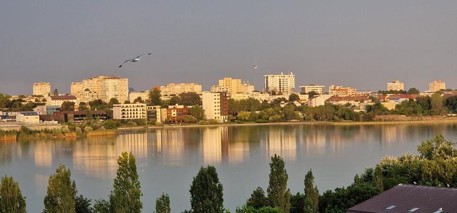 Închiriere termen lung apartament 2 cam Satul de vacanta/ Parcul Tabacarie