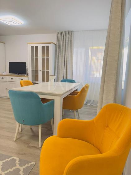 Apartament Elegant, 2 Camere, Parcare, în Vila Exclusivistă, Zorilor.